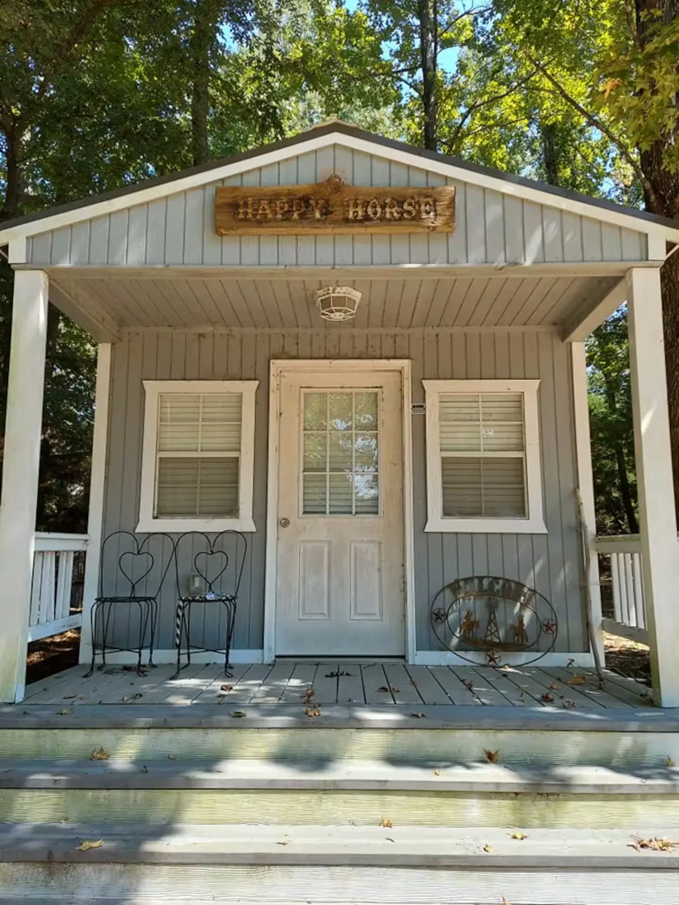 Happy Horse cabin at Cedar Flats Inn